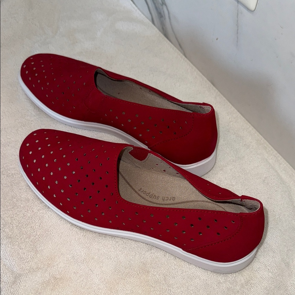 Munro Red Slip-On Flats with Perforated Design - Picture 4 of 11